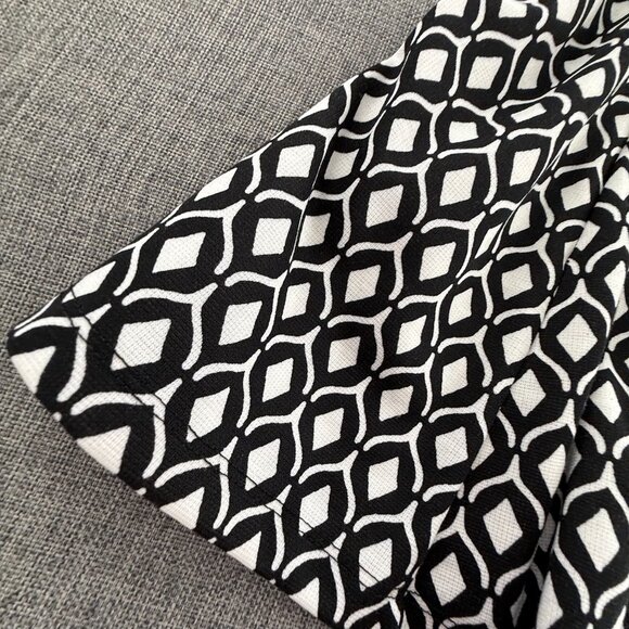 H&M Fit & Flare Dress Black & White XS Sleeveless Open Back Round Neck Geometric - Picture 5 of 12